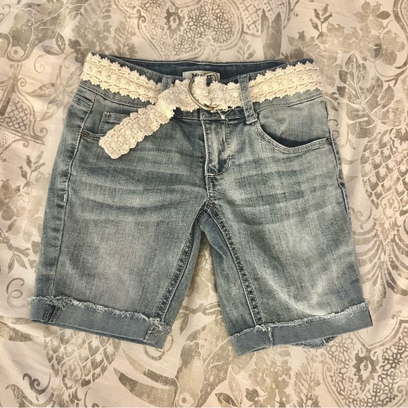 Bermuda shorts - Picture 1 of 3